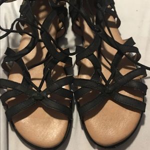 Kenneth Cole sandals